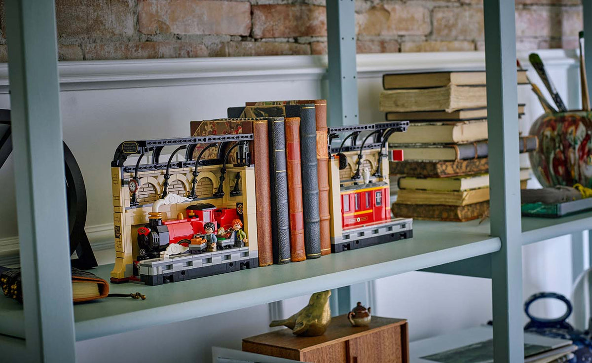 76450 | LEGO® Harry Potter™ Book Nook: Hogwarts™ Express